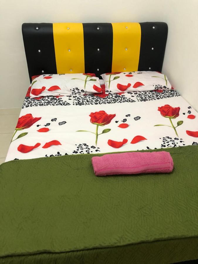 Hasnifana Homestay セリ・イスカンダル エクステリア 写真